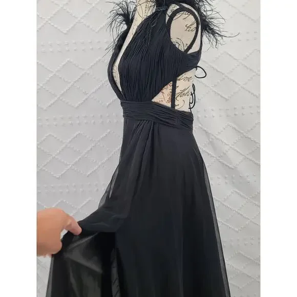 Mac Duggal 68113 black plunge faux ostrich feather A-line gown Size 4 Formal - Picture 6 of 15